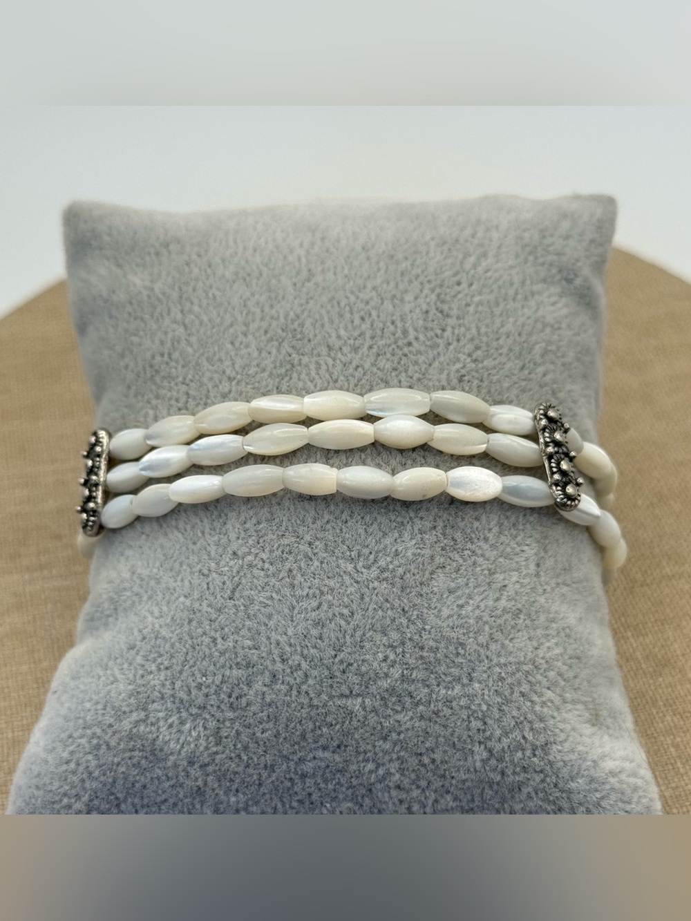 Elegant White Mother-of-Pearl Beaded  Bracelet